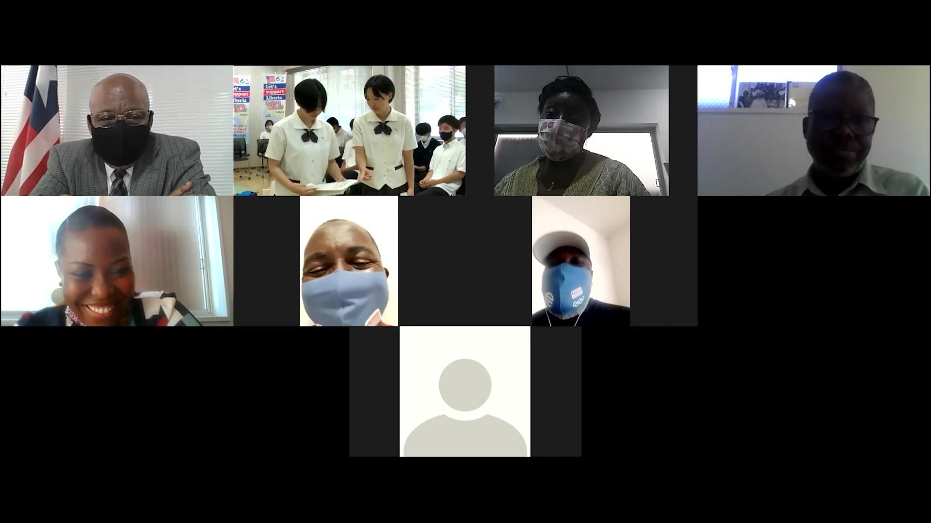 にかほ市やリベリア大使館、東京の選手村等からの映像が分割表示された、オンライン交流会の画面