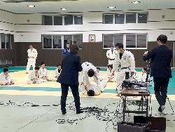 リベリアの方々に柔道技を伝える