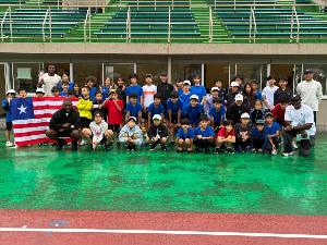 リベリアオリンピアンとジュニア陸上競技教室