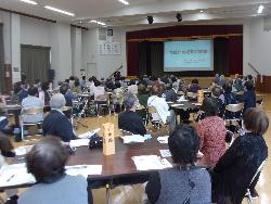 特殊詐欺対策についての講話を聞く